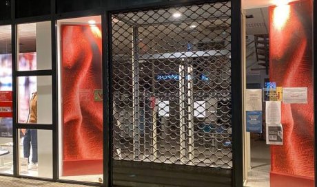 Pose de rideaux métalliques pour un commerce de proximité - Vedène - Christian MAESTRONI ACFAS